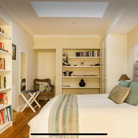 Guest Suite - Leafy Constantia Guest House Cape Town Bagian luar foto