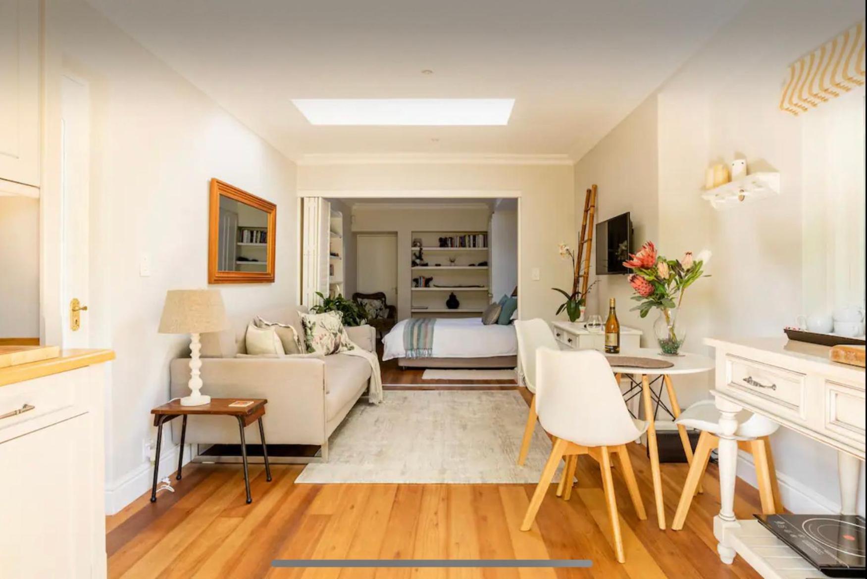 Guest Suite - Leafy Constantia Guest House Cape Town Bagian luar foto